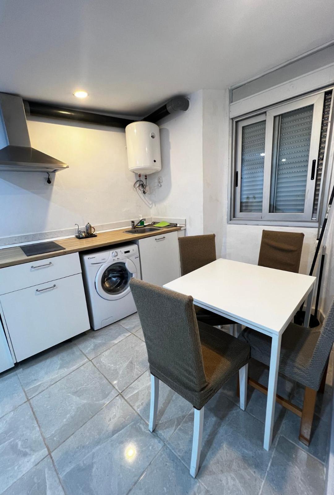 דירות Apartamento Centrico Economico En Berga P1 מראה חיצוני תמונה